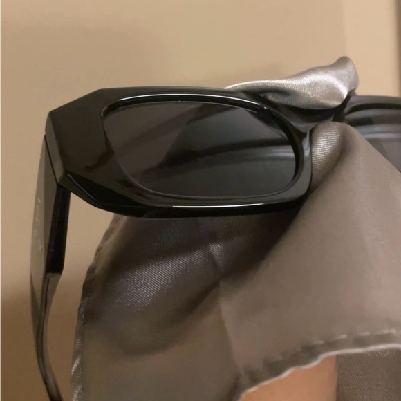 Prada sunglasses - Picture 10 of 11